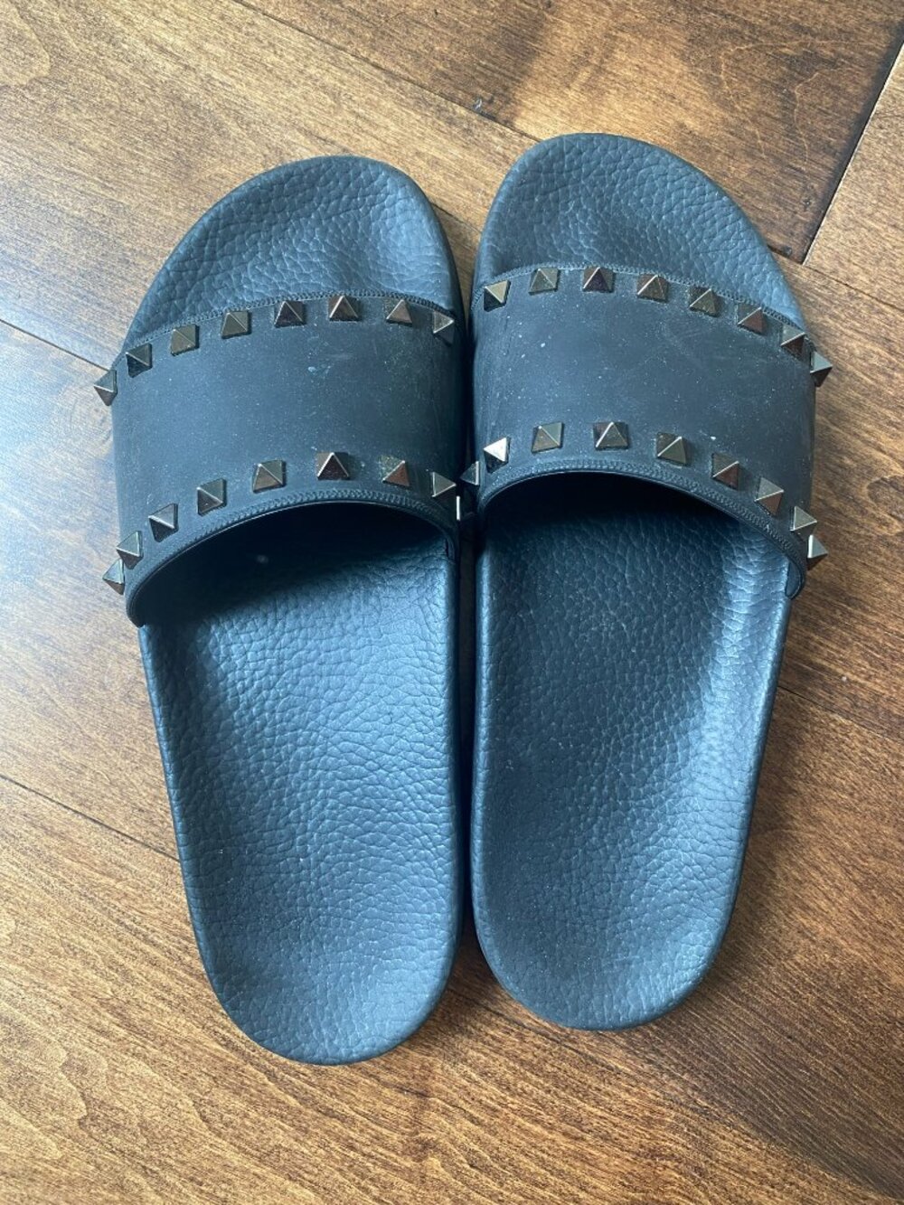 Valentino Slides